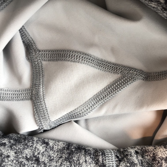 LuluLemon Wunder Under Leggings in Antiqued Alpine White - Picture 7 of 10